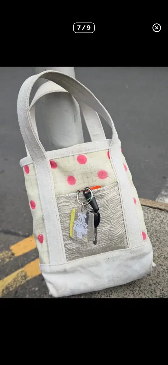 https://media.bunjang.co.kr/product/410585477_1_1779870662_w{res}.jpg
